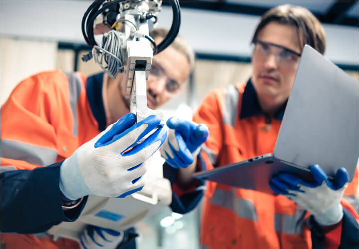 优质的在职培训机会，有机会与高水平团队一起工作