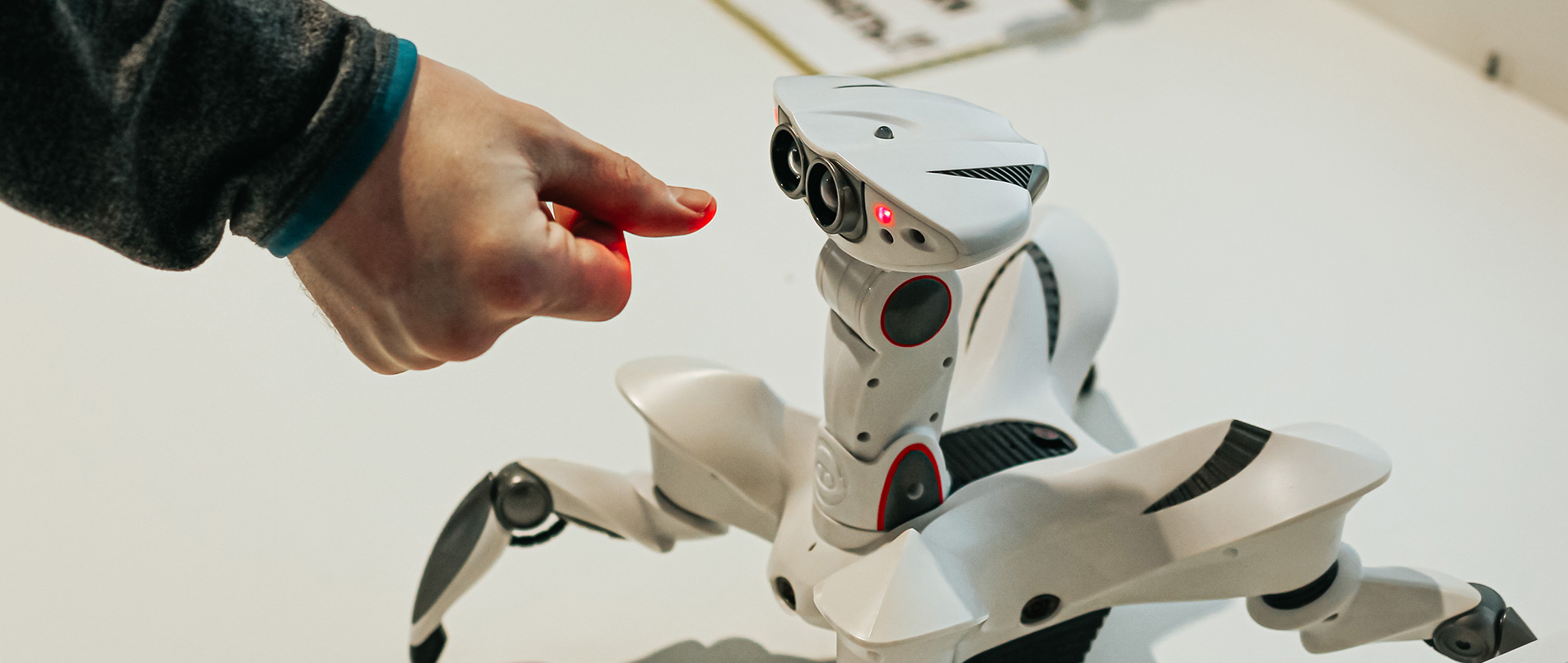 hjc黄金城官网获AIoT新维奖两项大奖，以丰富的边缘计算产品驱动产业创新发展